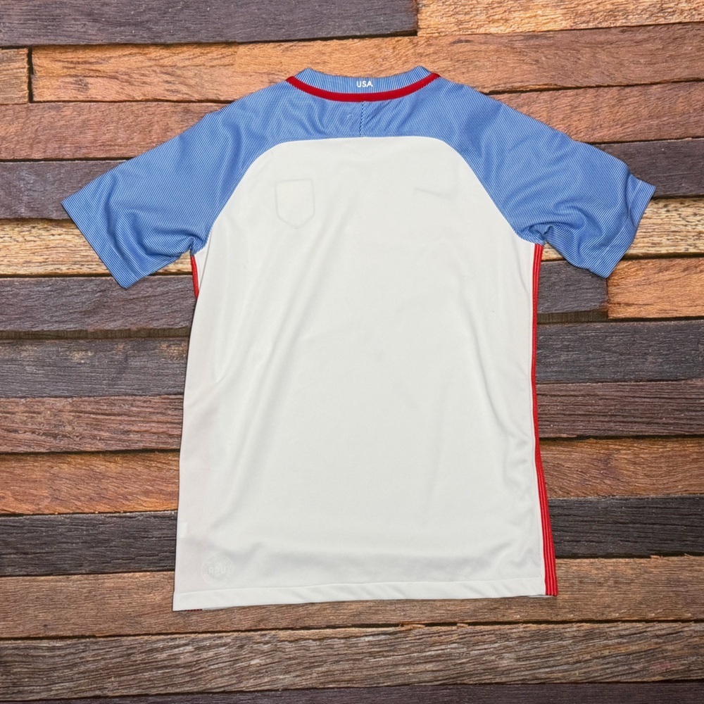 ♥️MOVING SALE!
Nike USA White, Light Blue & Red Soccer Jersey - Picture 2 of 6